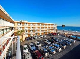 Comfort Inn & Suites Ormond Beach Oceanfront，位于奥蒙德海滩的酒店