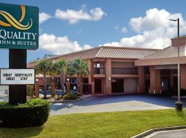 Quality Inn & Suites near Robins Air Force Base，位于华纳罗宾斯的酒店