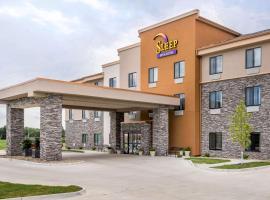 Sleep Inn & Suites West Des Moines near Jordan Creek，位于西得梅因的带停车场的酒店