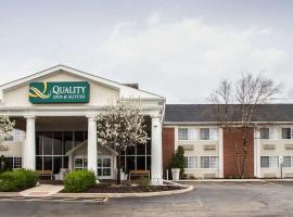 Quality Inn and Suites St Charles -West Chicago，位于杜佩奇机场 - DPA附近的酒店