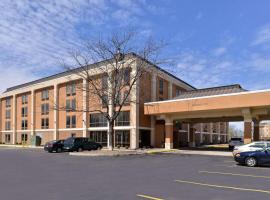 Quality Inn & Suites Matteson near I-57，位于马特森的酒店