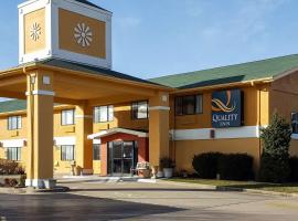 Quality Inn Ozark-Springfield South，位于奥扎克的酒店