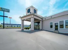 近圣路易斯六旗品质酒店