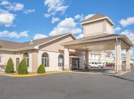 FairBridge Inn & Suites Glendive，位于格伦代夫的酒店