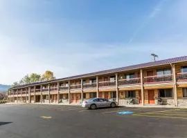 Econo Lodge Inn & Suites Kalispell - Glacier National Park Gateway