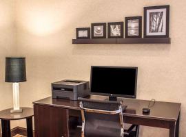 罗利达勒姆机场司丽普酒店，位于达拉姆的酒店