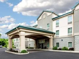 Quality Inn & Suites Fishkill South near I-84