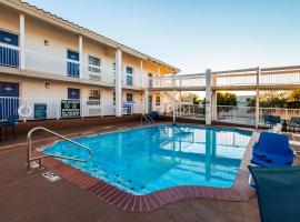 尤里斯DFW西部6号汽车旅馆 ，位于尤利斯的酒店