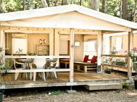 豪华露营地帐篷|洛希尼岛|坎普曲喀特，位于木洛希尼的度假园