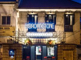 The Brownstone Hostel & Space，位于怡保怡保会展中心附近的酒店