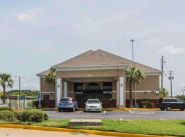 Quality Inn & Suites near Coliseum and Hwy 231 North，位于蒙哥马利蒙哥马利动物园附近的酒店