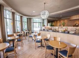 Comfort Hotel Vancouver Airport