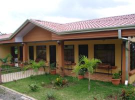 Cabinas Tierra Bella，位于阿拉胡埃拉的酒店