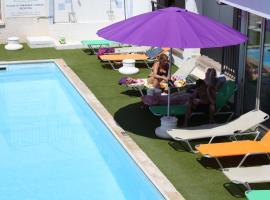 Neptune Hotel Apartments Paphos，位于珊瑚湾的公寓式酒店