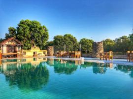 Gir Lions Paw Resort with Swimming Pool，位于萨三吉尔的豪华帐篷营地