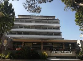 安布拉酒店，位于利尼亚诺萨比亚多罗Sabbiadoro的酒店