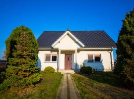 Wyspa Uznam - DOMEK KARSIBÓR，位于Karsibór的酒店