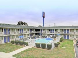 Motel 6-San Marcos, TX，位于圣马科斯的酒店