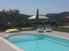 Le petit Ventoux，位于马洛塞讷的酒店