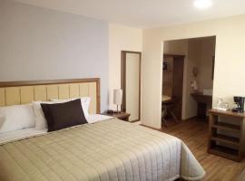 Hotel J y E by Serranillo，位于Mineral de la Reforma的酒店