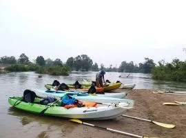 银色海豚旅馆及餐厅
