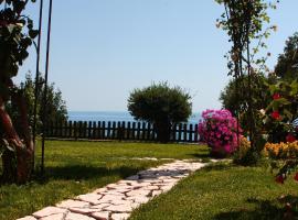 纳菲尔住宿加早餐酒店，位于马拉泰亚的酒店