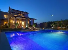 Evergreen Seaside Villa with private pool
