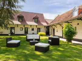 La Ferme Blanche, The Originals Relais，位于隆普雷的酒店