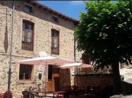 Hotel Rural Casabarría，位于Pradoluengo的酒店