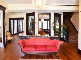 The DeLand Hotel，位于德兰的酒店
