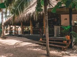Los Hermanos Beach Hostal