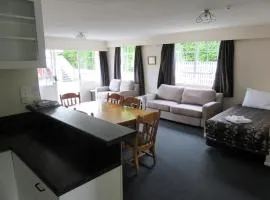 阿德米拉斯汽车旅馆