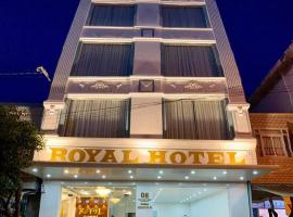 Royal Hotel，位于Bạc Liêu的酒店