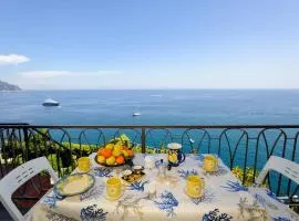 LA TERRAZZA SUL MARE