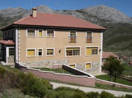 Hotel Miralba，位于Alba de los Cardaños的酒店