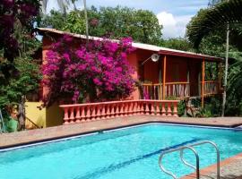 Selvablanca Hostel，位于圣赫罗尼莫的酒店