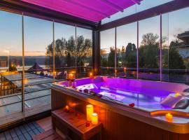 Guest House Panorama Aqualux with Free Parking，位于诺维萨德的酒店