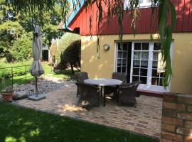 "Kapitänshaus" by Ferienhaus Strandgut，位于博恩的酒店