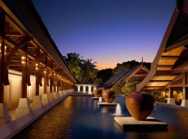 Tanjong Jara Resort - Small Luxury Hotels of the World，位于龙运的Spa酒店