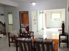 RB Double Storey Bandar Tasik Selatan Homestay，位于吉隆坡的度假屋