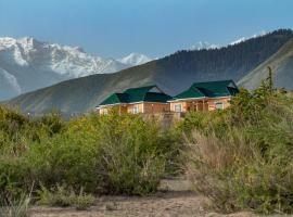 Paradise Guesthouse，位于Tamga的酒店