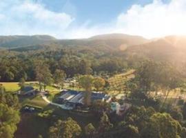 Austinvilla Estate，位于Mudgeeraba的酒店