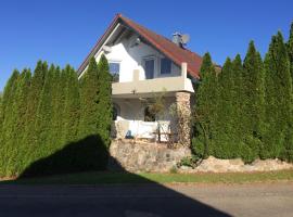 Apartment-Hotel METEORITEN-KRATER，位于Hainsfarth的酒店
