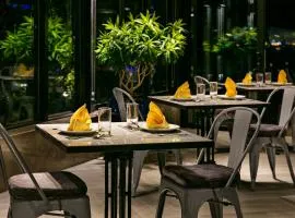 AVORA Boutique Hotel