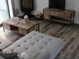 Evmelia Kakopetria Suites，位于卡科佩特里亚的带按摩浴缸的酒店