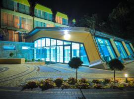 Hotel *** NAT Ustroń，位于乌斯特龙的酒店
