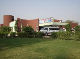 Sambara Inn，位于Lārkāna的酒店