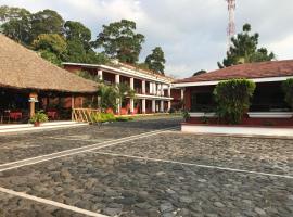 Hotel y Restaurante Río Reu，位于雷塔卢莱乌的酒店