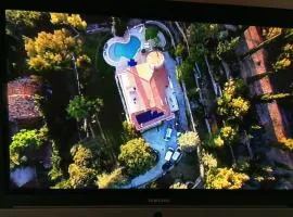 Villa de caractère climatisée avec piscine135 av charles boyer La Ferrage