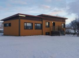 Midhop guesthouse，位于ÞingeyrarDalfoss附近的酒店